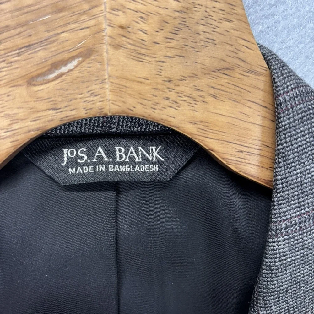 Jos A Bank Traveler Blazer Mens 39R Wool Windowpane Check 2 Button Gray‎ Jacket